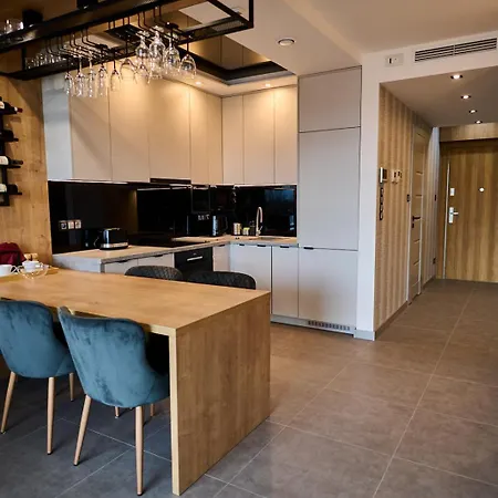 Easy Rent Apartments- Unia Art 130, Basen & Spa, Centrum Free Parking 24h Check-in Lublin