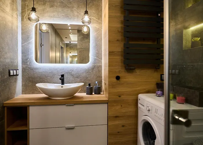 Easy Rent Apartments- Unia Art 130, Basen & Spa, Centrum Free Parking 24h Check-in * Lublin